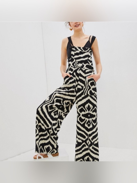 Anthropologie Pants - Anthropologie Constance Wide-Leg Overalls Black & White Size M